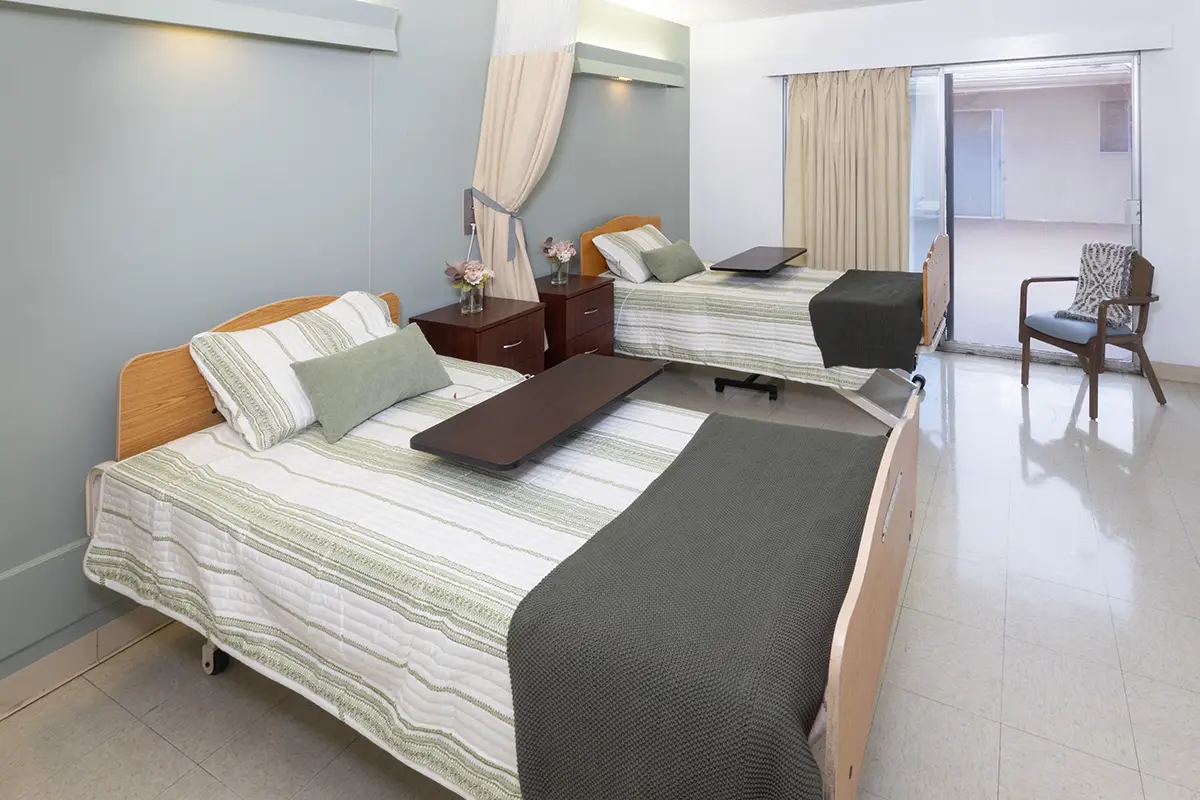 A semi private bedroom at San Jacinto Valley